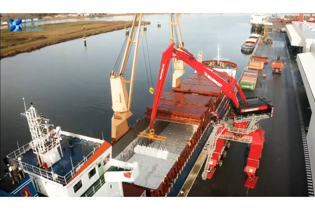 Zeeland Sugar Terminal SYMACH palettierte Schlingensäcke beim Beladen von Break Bulk Schiffen