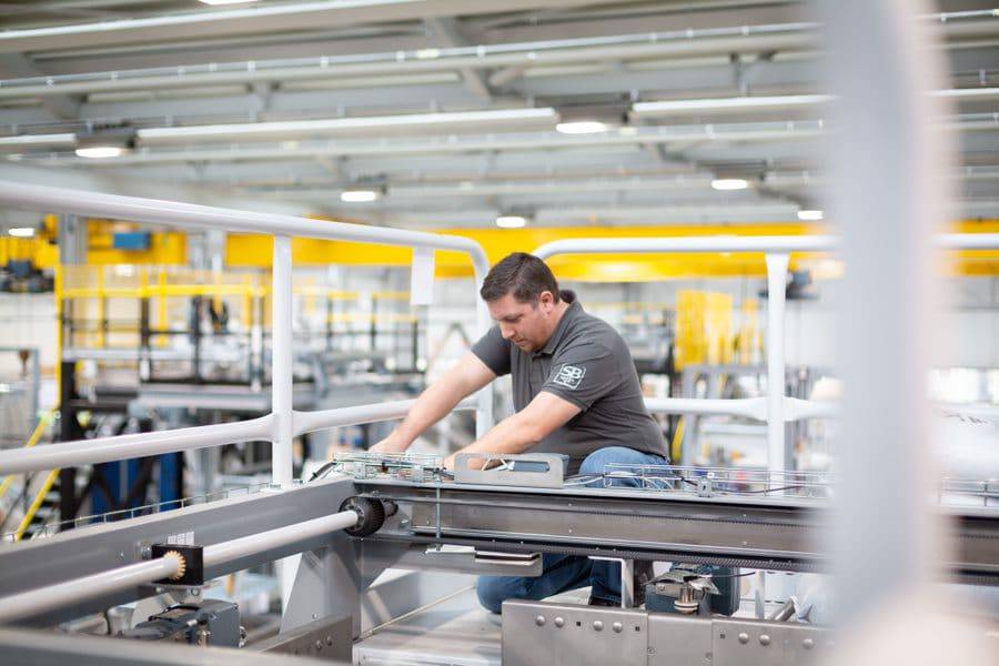 Neue Assemblierungshalle für Static Binder in Gleisdorf  Static Binder hat ihre Montagehalle auf 5000 Quadratmeter erweitert, mit 19 Büroarbeitsplätzen und einem Lager für Ersatzteile.