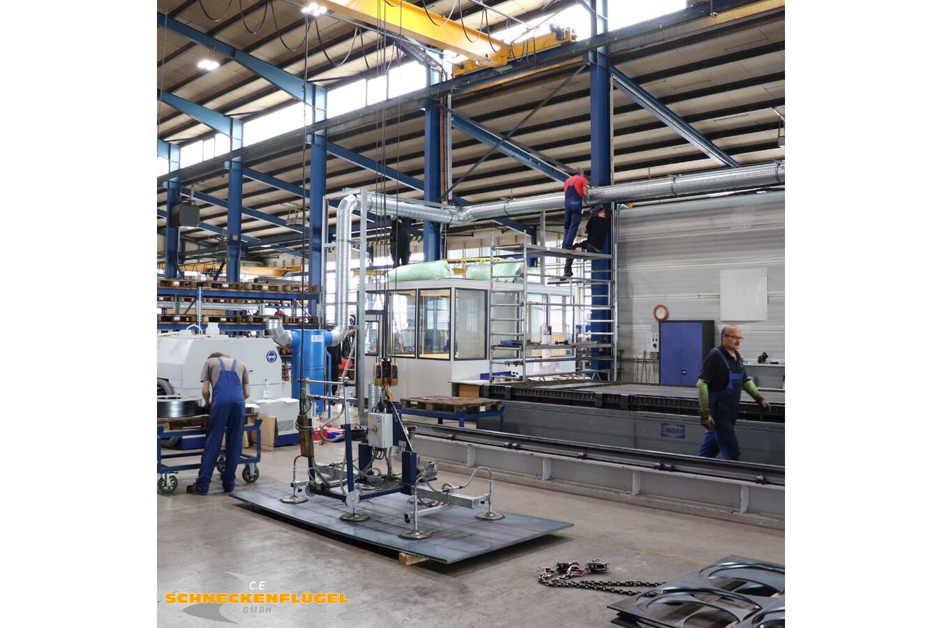 In unserem Schneckenflügel-Werk stehen trotz der schwierigen Lage am Stahl-Markt die Maschinen nicht still.
