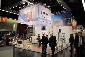 "UWT GmbH - Füllstandsmessung" auf der Powtech 2011 Qualität statt Quantität in Nürnberg