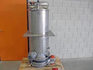 AZO Filternder Abscheider bei Surplus Select mit Druckluftspülung und Vibrationsboden