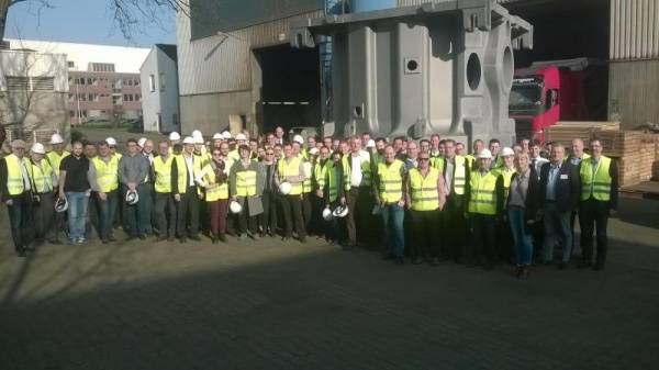Exkursion zur 13. HDT-Tagung Gurtförderer und deren Elemente 70 Teilnehmer bei Betriebsführung Siempelkamp Maschinen- und Anlagenbau, Krefeld