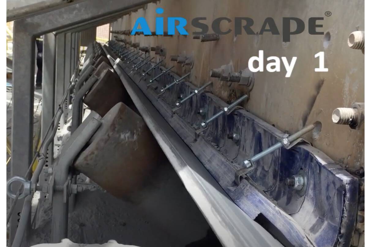 Peru erster AirScrape Test Die neue Fördergurtabdichtung AirScrape läuft bereits 12 Monate. Betreiber bestätigt und erfreut sich an den hohen Kosteneinsparungen und über das saubere Arbeiten an den Fördergurtanlagen.